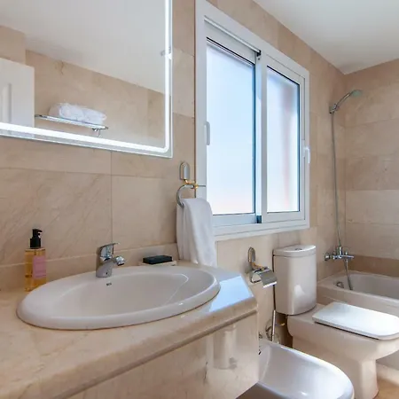 Chalet Madronal 아데제